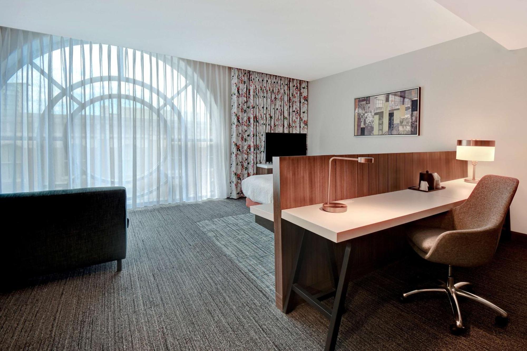 Hilton Garden Inn Kalamazoo Downtown Extérieur photo